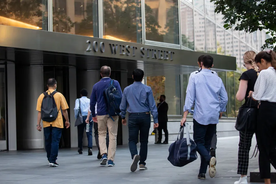 Pekerja Magang di Wall Street Aman dari AI. Inilah Alasannya.